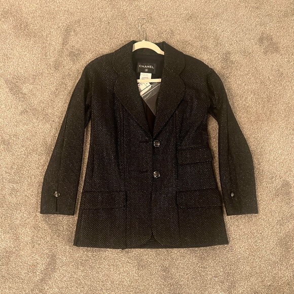 Chanel black tweed blazer never worn. Size 34 fits like a true 0 - Picture 3 of 6